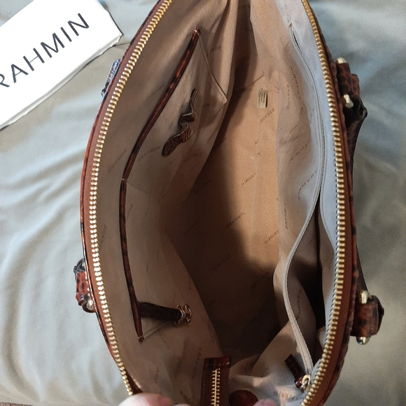 Closet sale in the south! - Picture 2 of 3